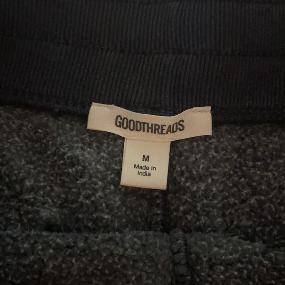 Goodthreads Sweat Shorts - Size Medium - Picture 4 of 6